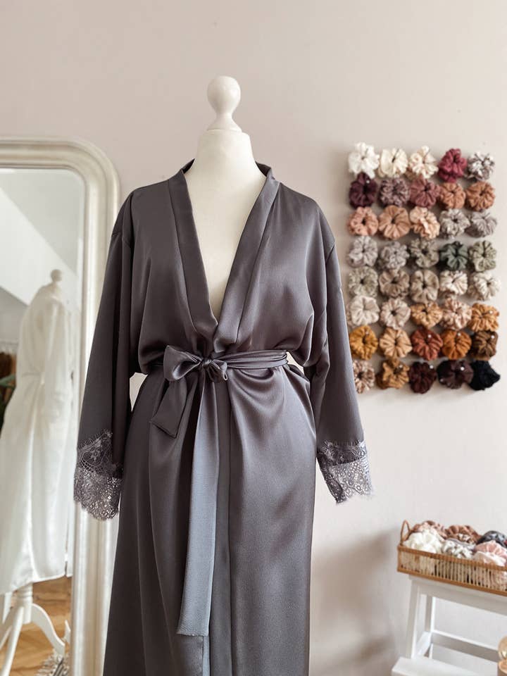 Satin & lace robe / grey for wholesale by Evelina Apparel