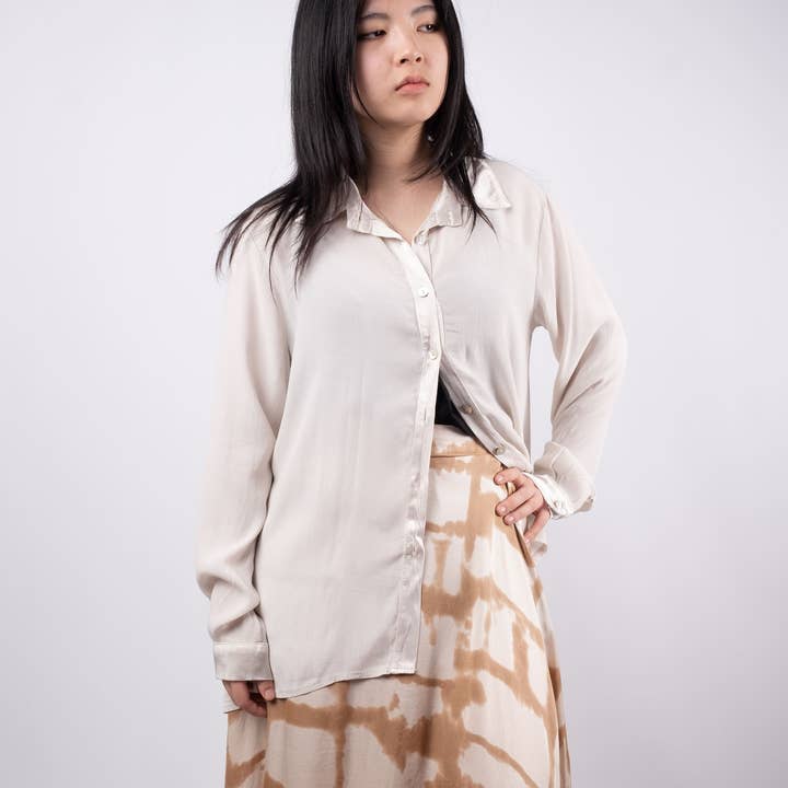 Camicia con colletto in raso e asola 1394827 per la vendita all'ingrosso da parte di Cecile Wang