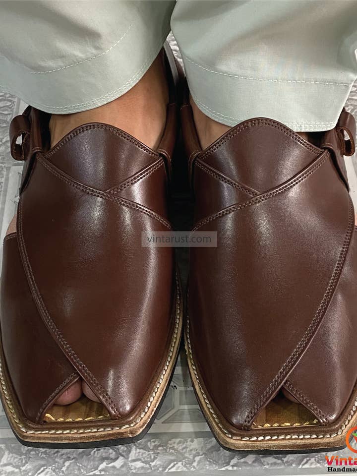 Sandales Peshawari en cuir véritable pour hommes, classiques marron. pour la vente par vintarust