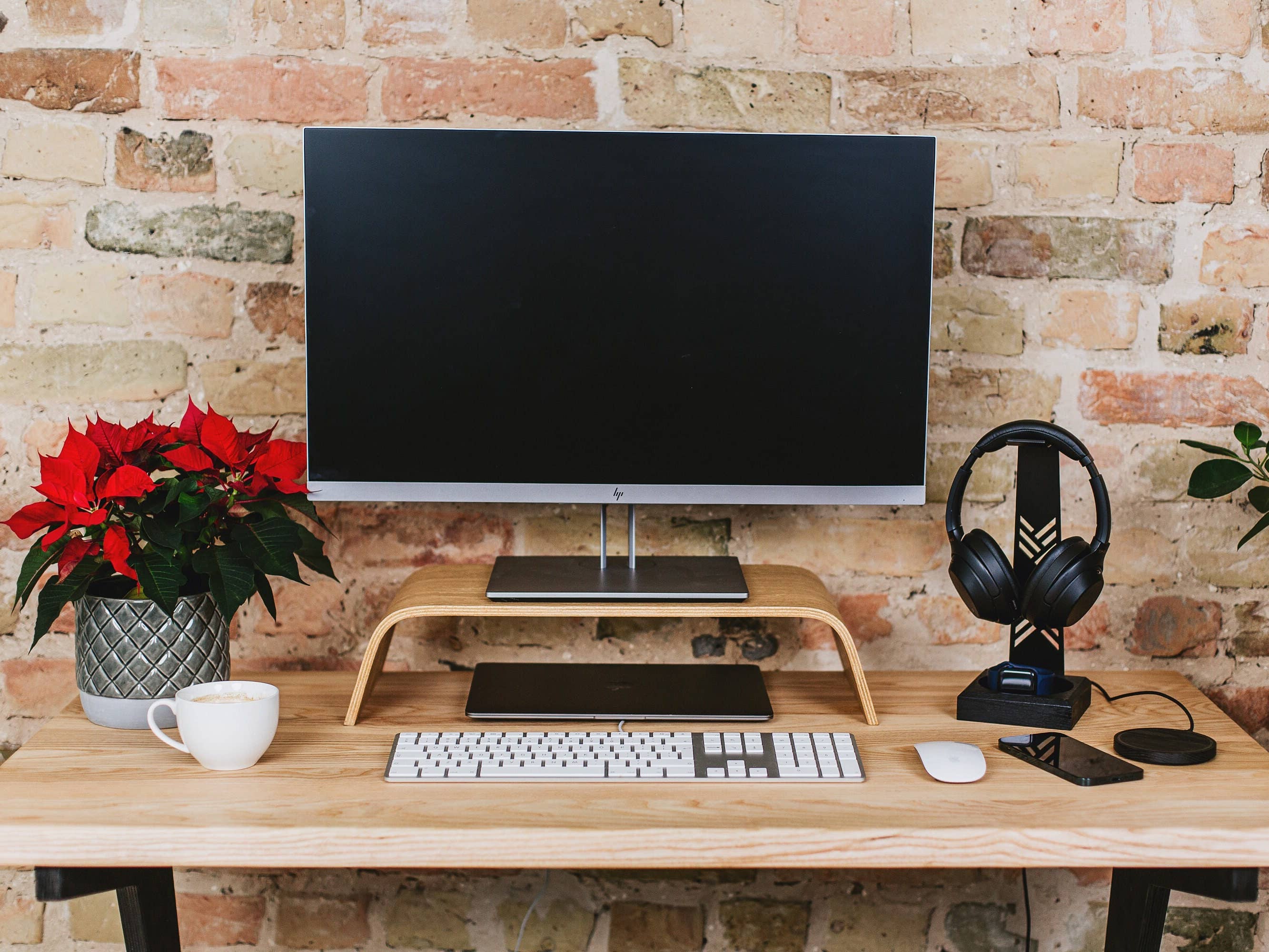 Halostands - Wholesale Portable Charger - Headphone stand wood, headphone holder, gamer gifts, home-147