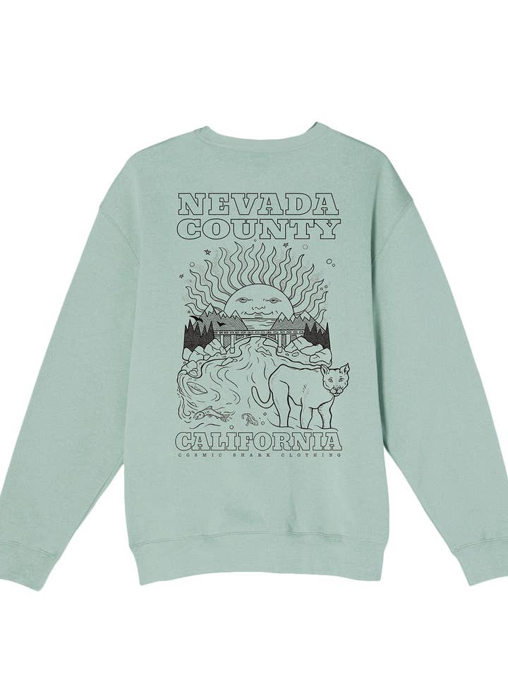 Sweat-shirt à col rond Nevada County pour la vente par Cosmic Shark Clothing