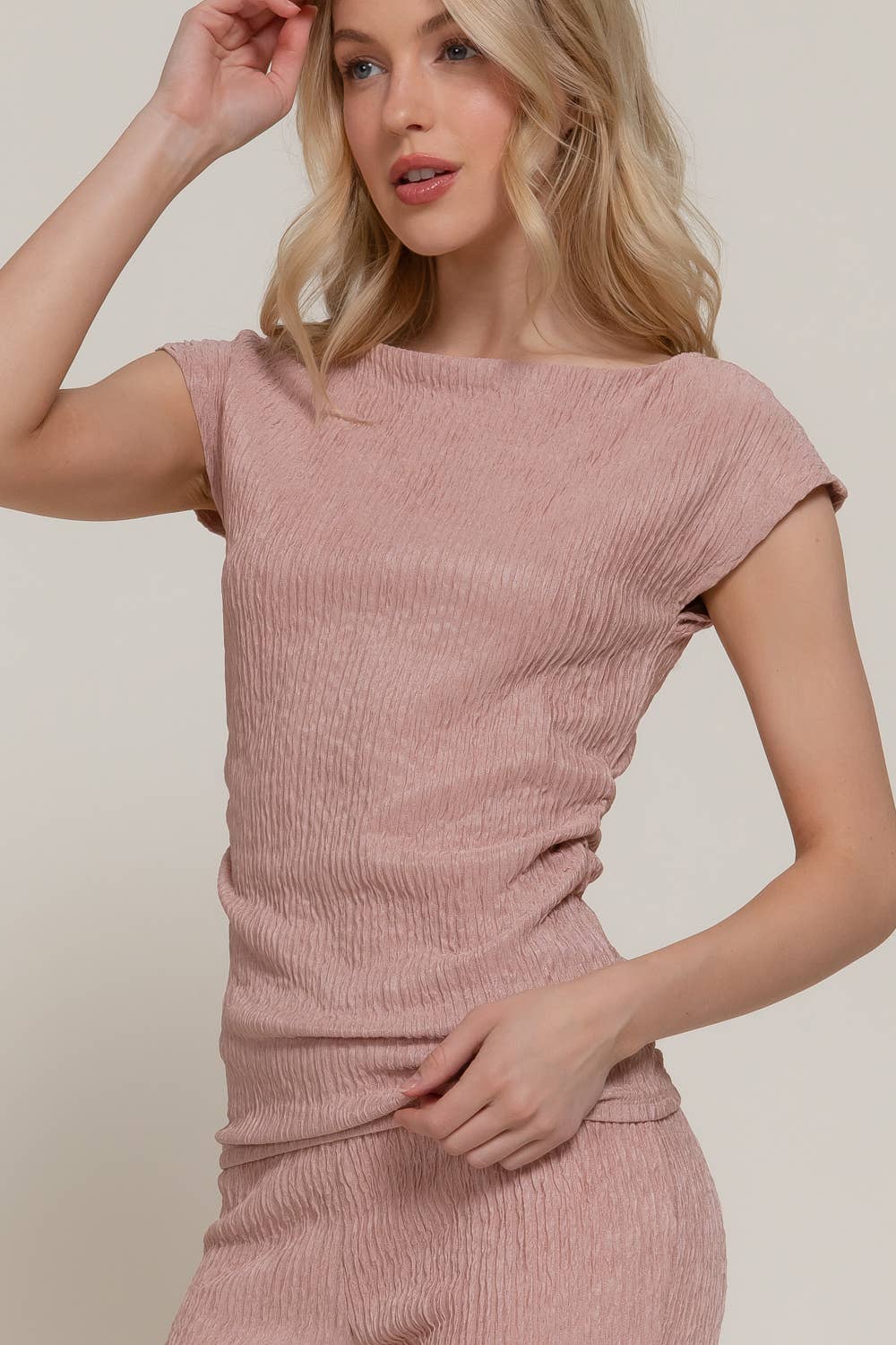 Active Basic | Active USA - Vendita all'ingrosso Completo top e pantaloni (NON loungewear) - Donna - Completo con Top a Manica Corta Dolman e Pantaloni Lunghi Svasati a Increspature Ondulate3