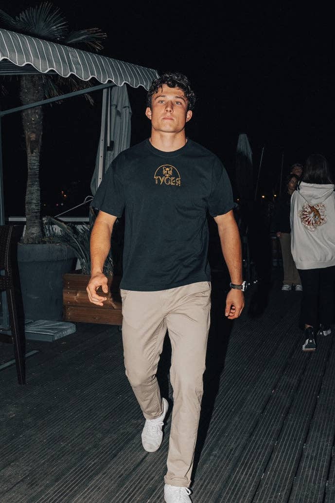 SVART Tyger essential svart t-shirt för wholesale på Faire2