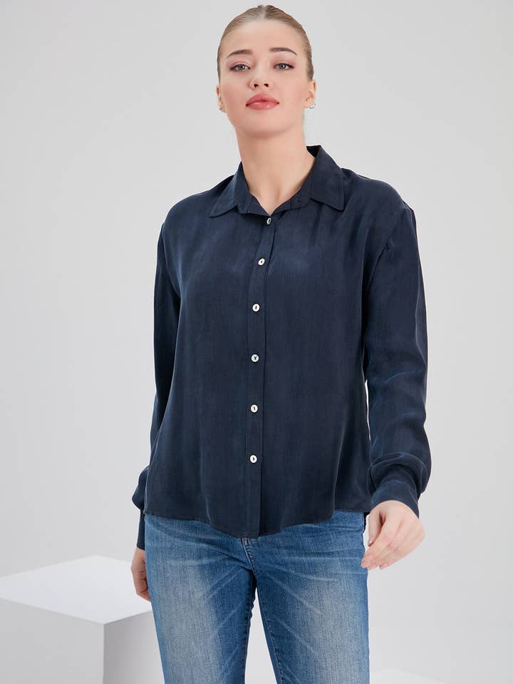 CAMICIA MIA NAVY IN CUPRO per la vendita all'ingrosso da parte di NOACODE