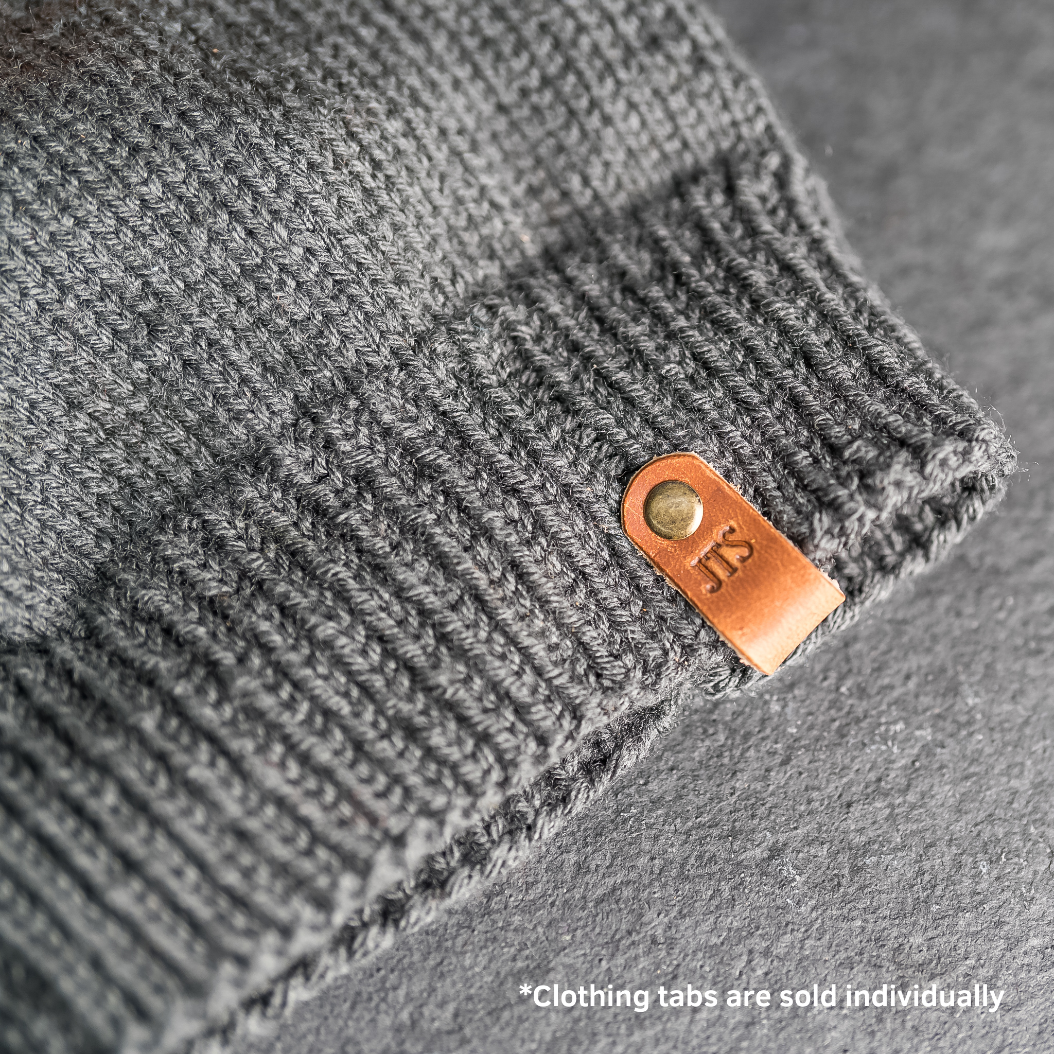 Ox & Pine - Vente Étiquette pour bagage - Onglets de vêtements en cuir personnalisés30