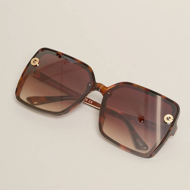 ASSORTED COLOR Women's Rectangular Shape Oversized Sunglasses for wholesale on Faire