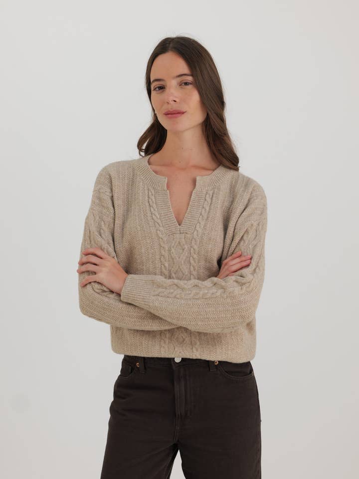 Pull LILAS 211 pour la vente par GOLDEN LIVE PARIS