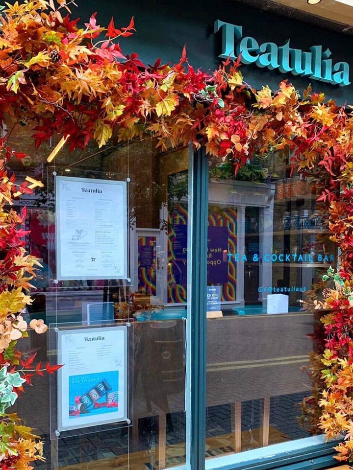 Foliage Garland, Fall Garland, Fall Swag, Orange And Red for wholesale by IVY CRUZ