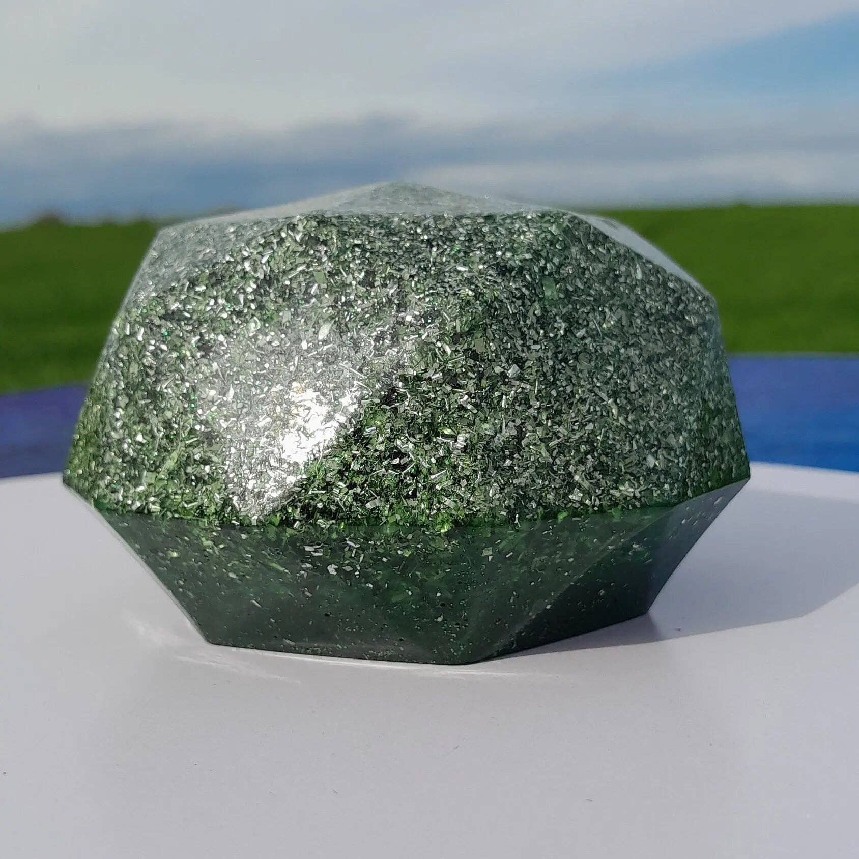 Mundo Orgon - Wholesale Spiritual Stone/Crystal - Green Orgonite Dome - Energy Transmuter8