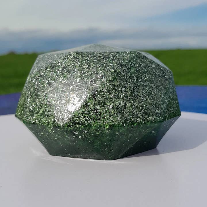 Mundo Orgon - Wholesale Spiritual Stone/Crystal - Green Orgonite Dome - Energy Transmuter8