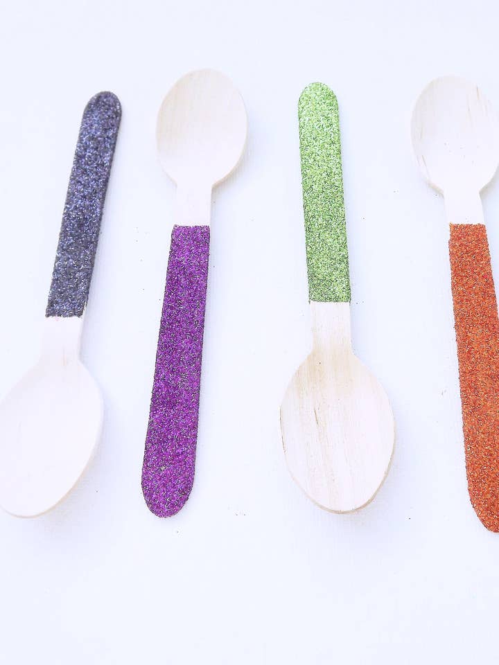 Cuillères en bois à paillettes Boo pour la vente par Republic Of Party LLC
