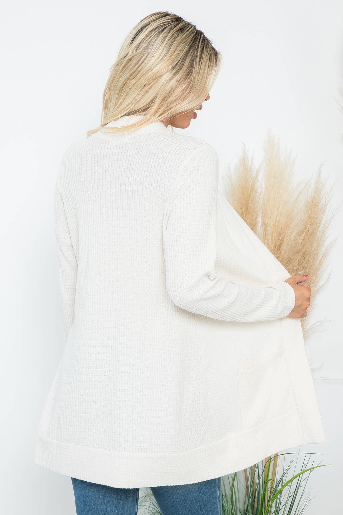 You & Me – Großhandel Strickjacke – Damen – GEBÜRSTETER WAFFEL LANGARM SEITENTASCHEN OFFENE FRONT STRICKJACKE6