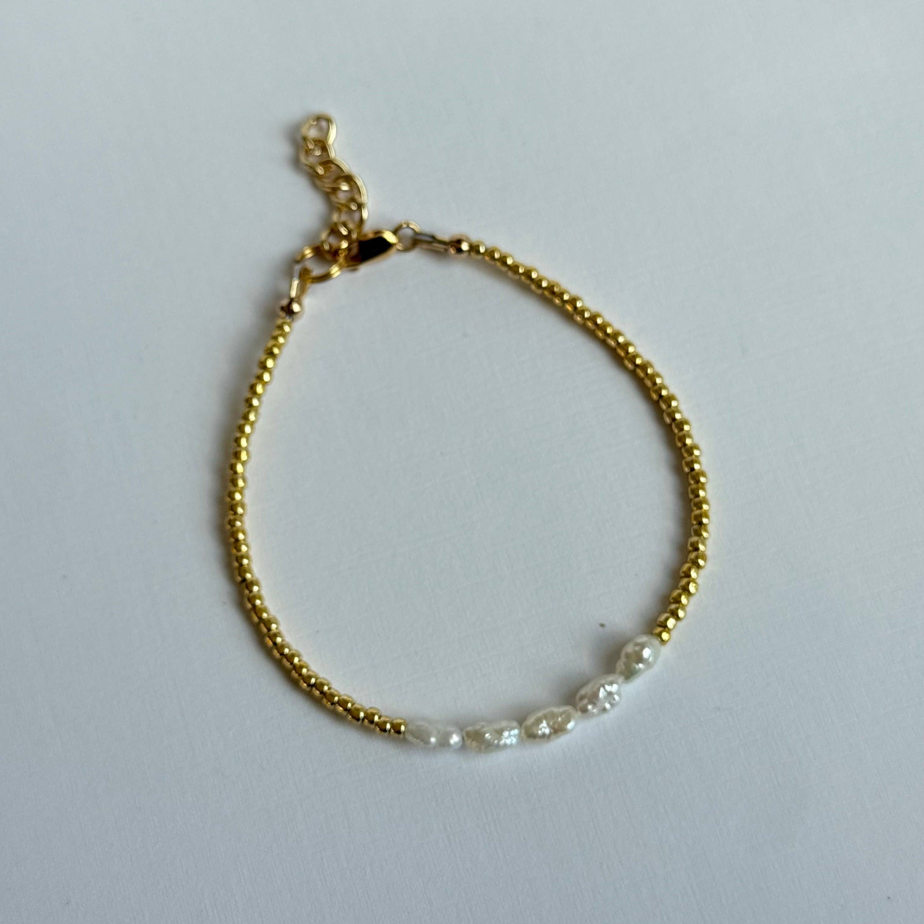 i said oui – wholesale Beaded bracelet – Vintage Pearl & Gold Strand2