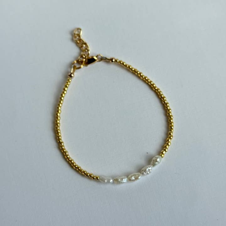 i said oui – wholesale Beaded bracelet – Vintage Pearl & Gold Strand2