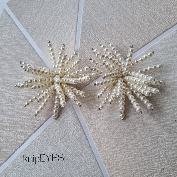 knipEYES - Wholesale Shoe Jewelry - Women's - Shoeclips & Fashionclips Pearl Flower Moving (per pair)3