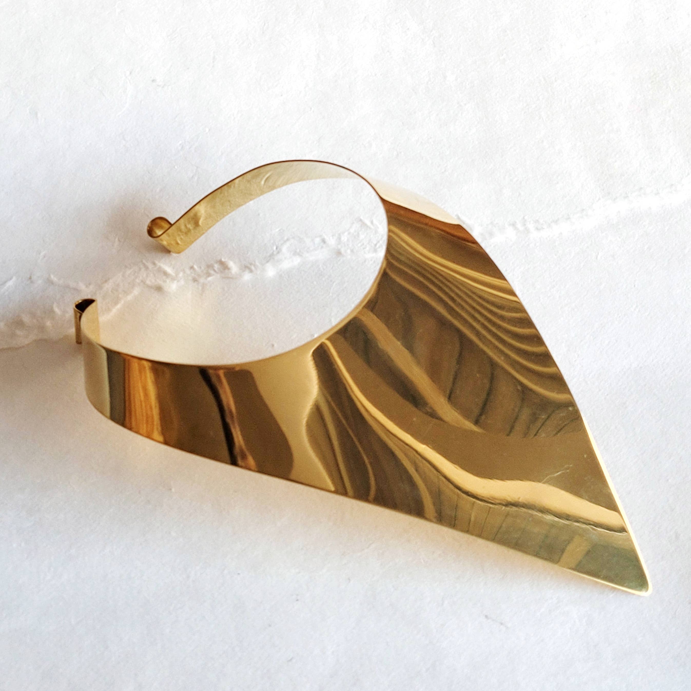 Bisjoux - Vente Collier ras-de-cou - Collier plastron moderne triangulaire en laiton9