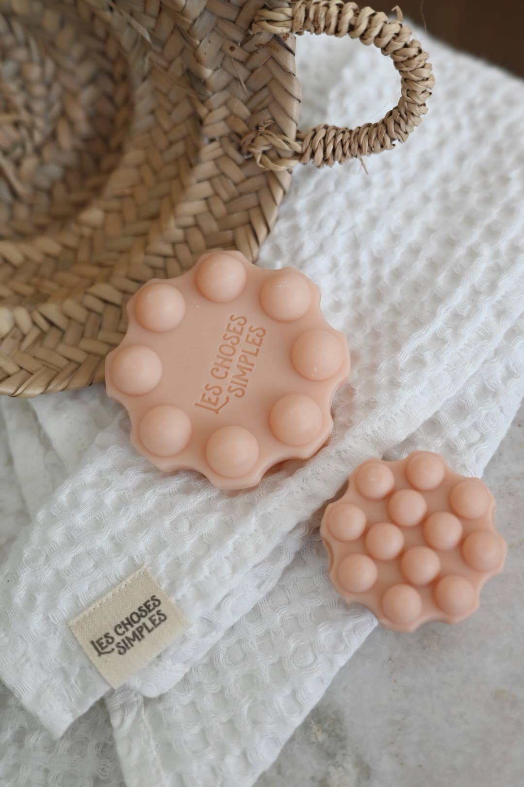 Les Choses Simples – wholesale Schampopuck/Schampo i fast form – Schampotvål Nr4 Apelsinblom4