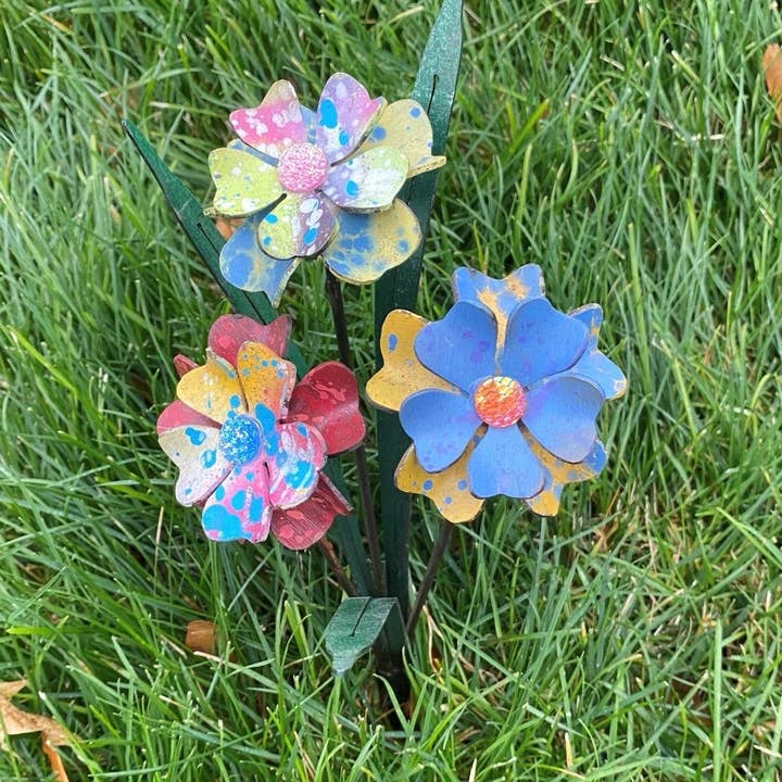 Blomsterpæl med 3 stængler for engroshandel hos Cut-n-rust LLC