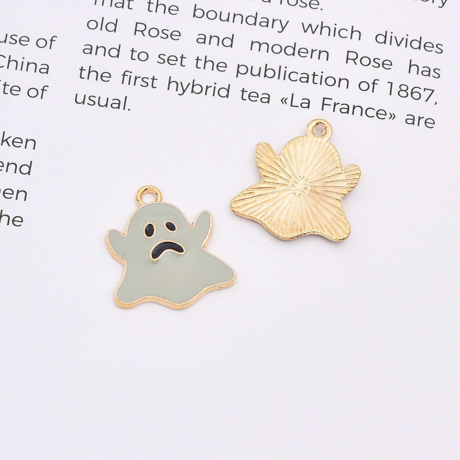 findings4uGem – wholesale Hänge-/berlockhalsband – Guldpläterad Emalj Halloween Fint Berlockhänge, CP215034