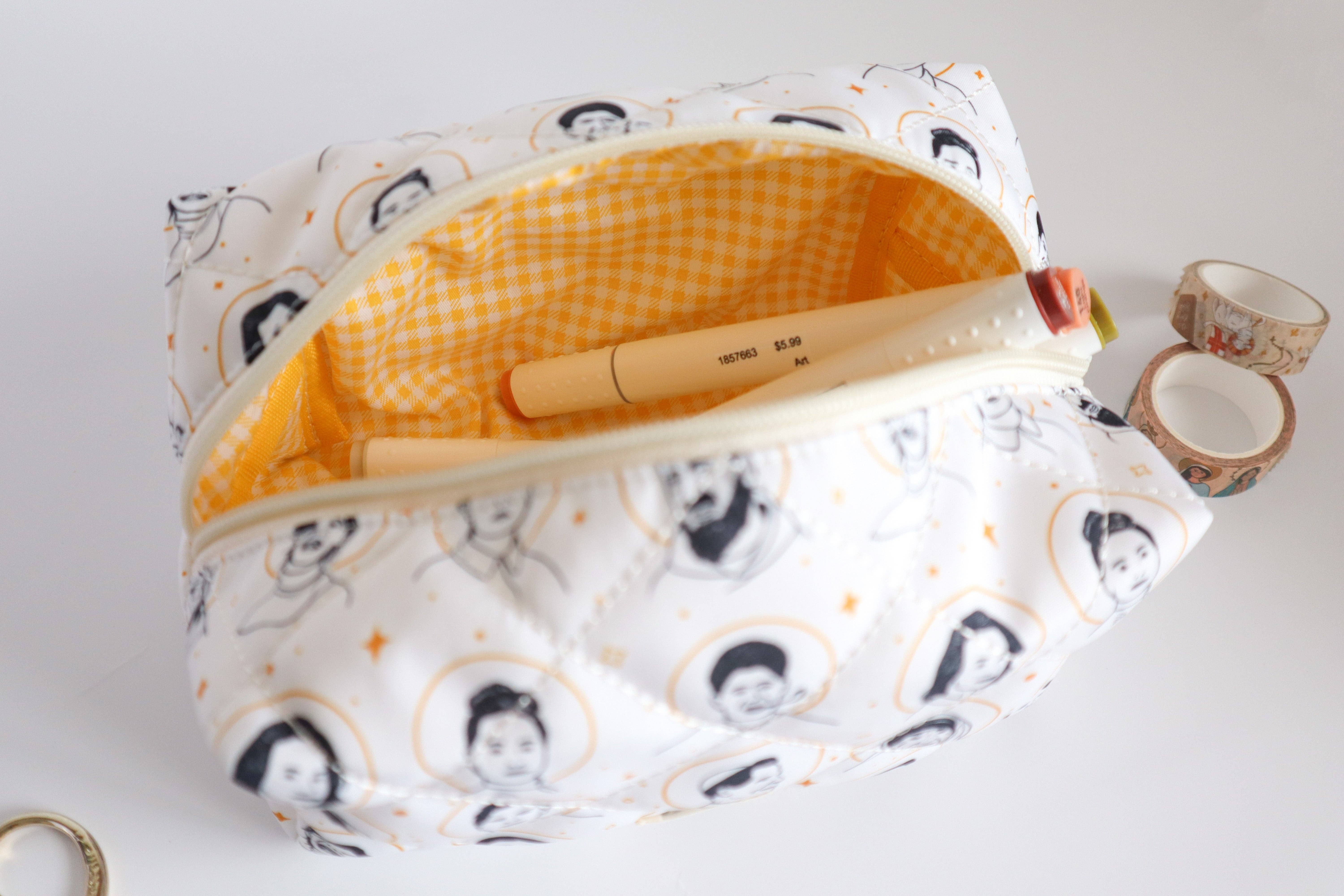 Peony&June Illustration – Engroshandel Posetaske - Dame – Saints quiltet pung3