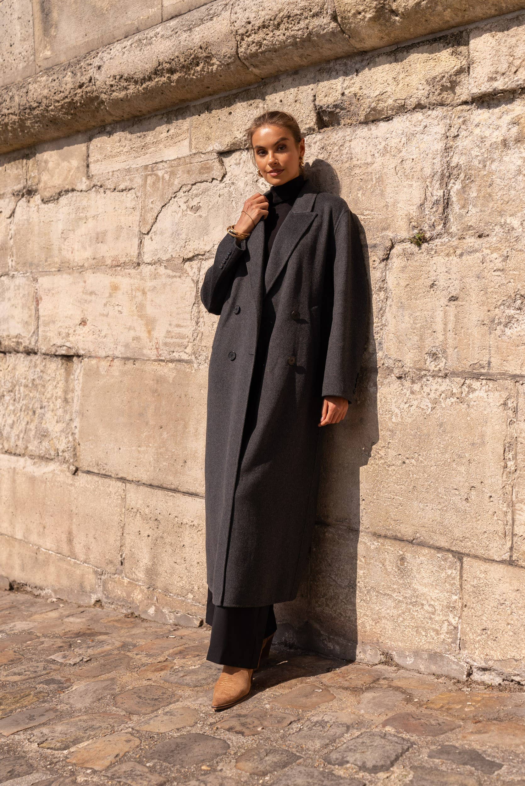 Attentif Paris – Großhandel Mantel - Damen – Extra langer, handgenähter Oversize-Mantel aus Wollmischung10