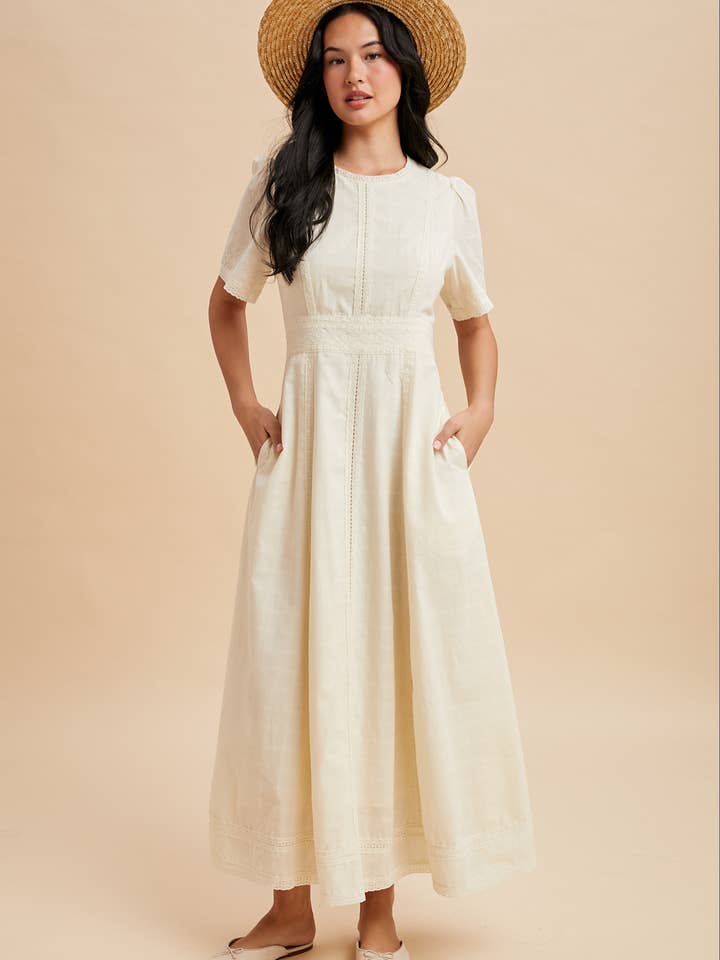 ROBE MAXI AVEC INSERTION EN DENTELLE DE COTON pour la vente par In Loom