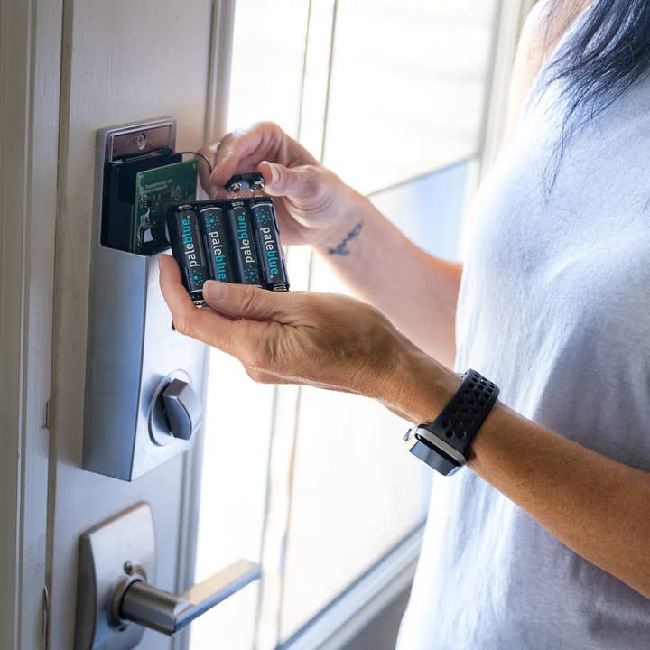 Paleblue - Wholesale Power Adapter - AA USB-C Rechargeable Batteries4