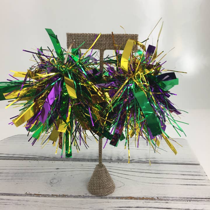 Orecchini con pon pon di orpelli di Mardi Gras per la vendita all'ingrosso da parte di SongLily