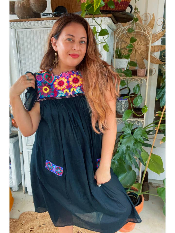 Pink and Silver - Vente Robe – femme - Robe à empiècement brodé mexicain
(Plusieurs couleurs disponibles)13