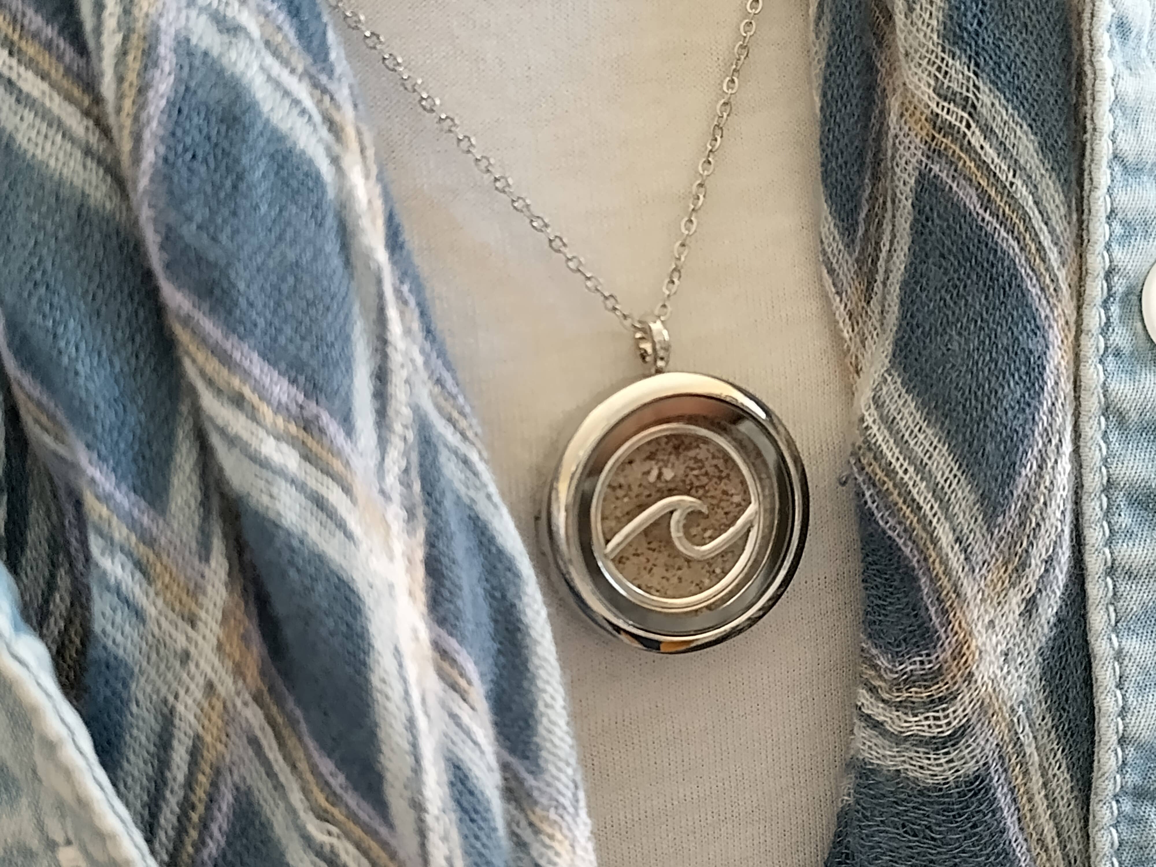 Piccadilly Pendants – Großhandel Medaillon-Ketten – Strand-Sand-Halskette, Halskette in Schachtel2