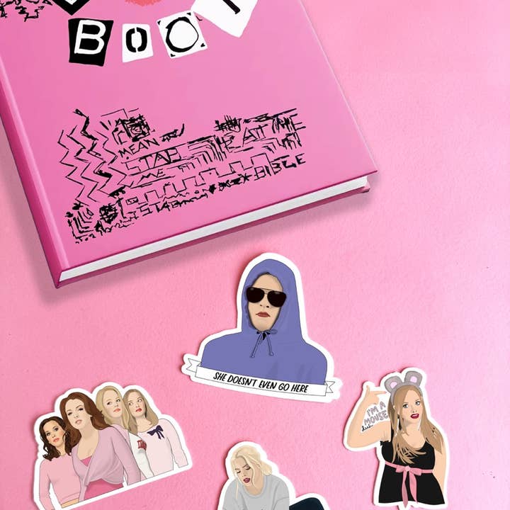 Shop Trimmings - Vente Autocollant - Autocollant Damian She Doesn't Even Go Here de Mean Girls1