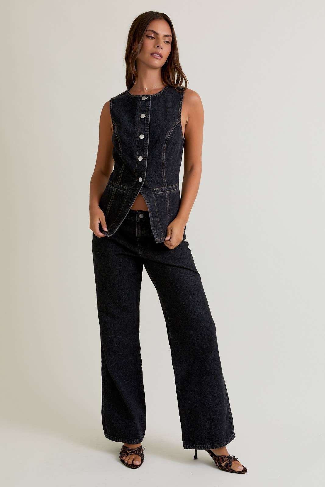 WASHED BLACK BUTTON FRONT SLEEVELESS DENIM TOP for wholesale on Faire3