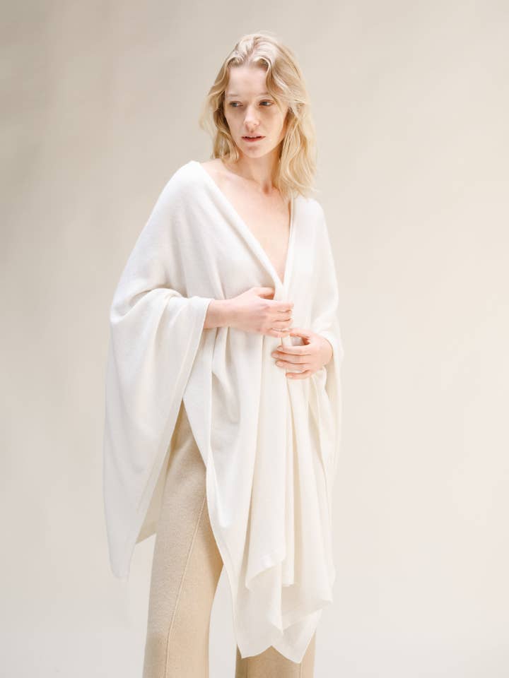 Cashmere Mix Maxi Cape for wholesale by Lèmme