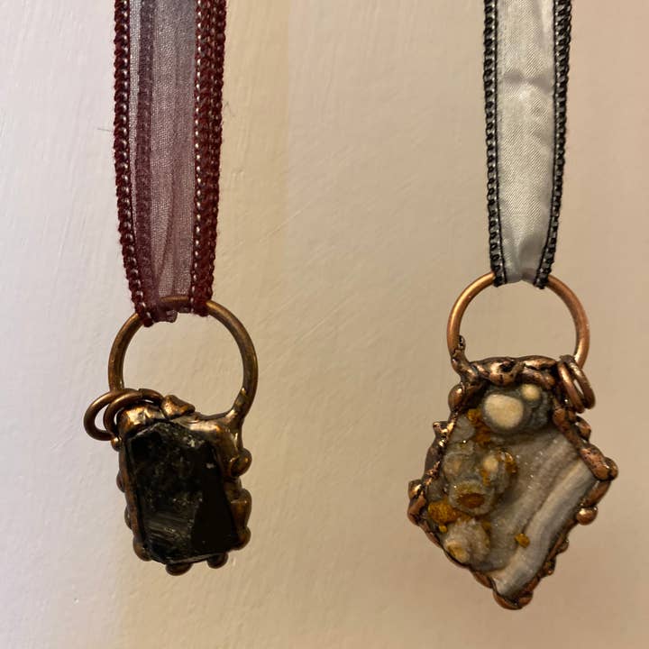 Tezeè – wholesale Hänge-/berlockhalsband – tyg halsband
