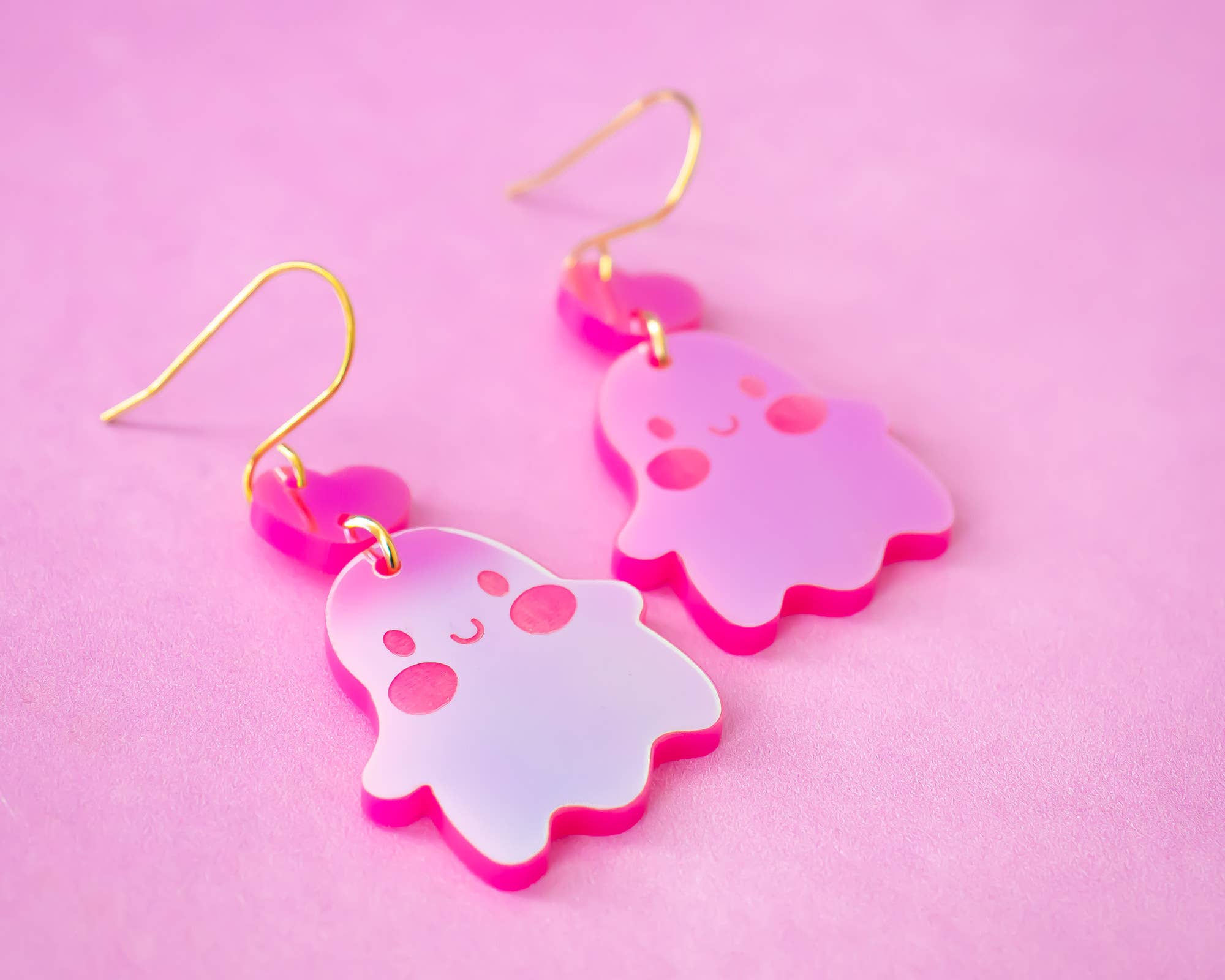 Momenti di Vita - Vente Boucles d'oreilles pendantes - Jolies boucles d'oreilles d'Halloween en forme de fantôme avec pendentifs roses irisés3