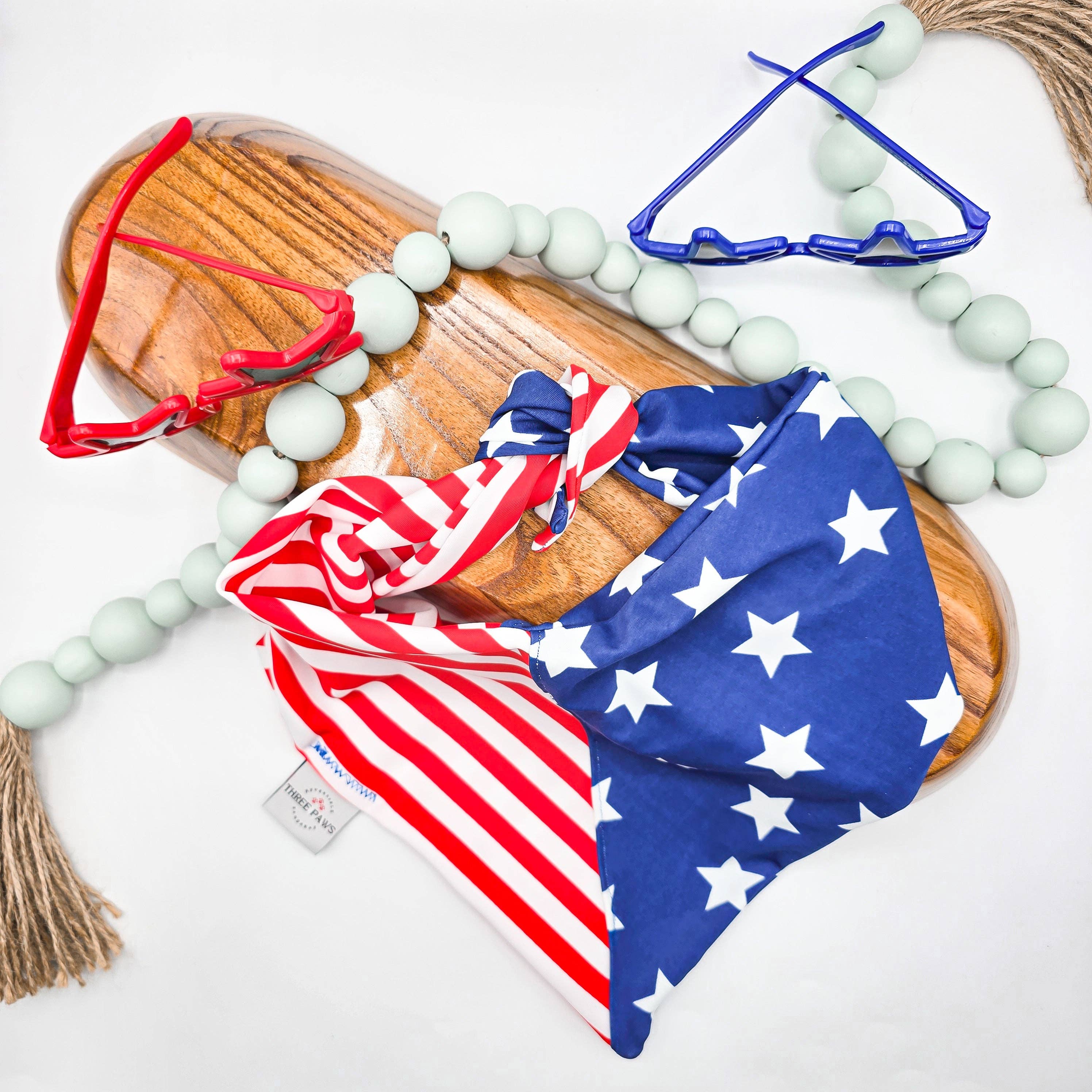 Three Paws – wholesale Pet bandana – Dog – American Flag Water Lovin Bandana2