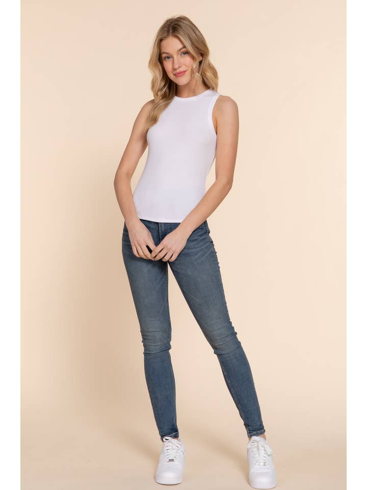 Active Basic | Active USA – Großhandel Strickoberteil – Damen – Ärmelloses Rippstrickoberteil mit Rundhalsausschnitt 7