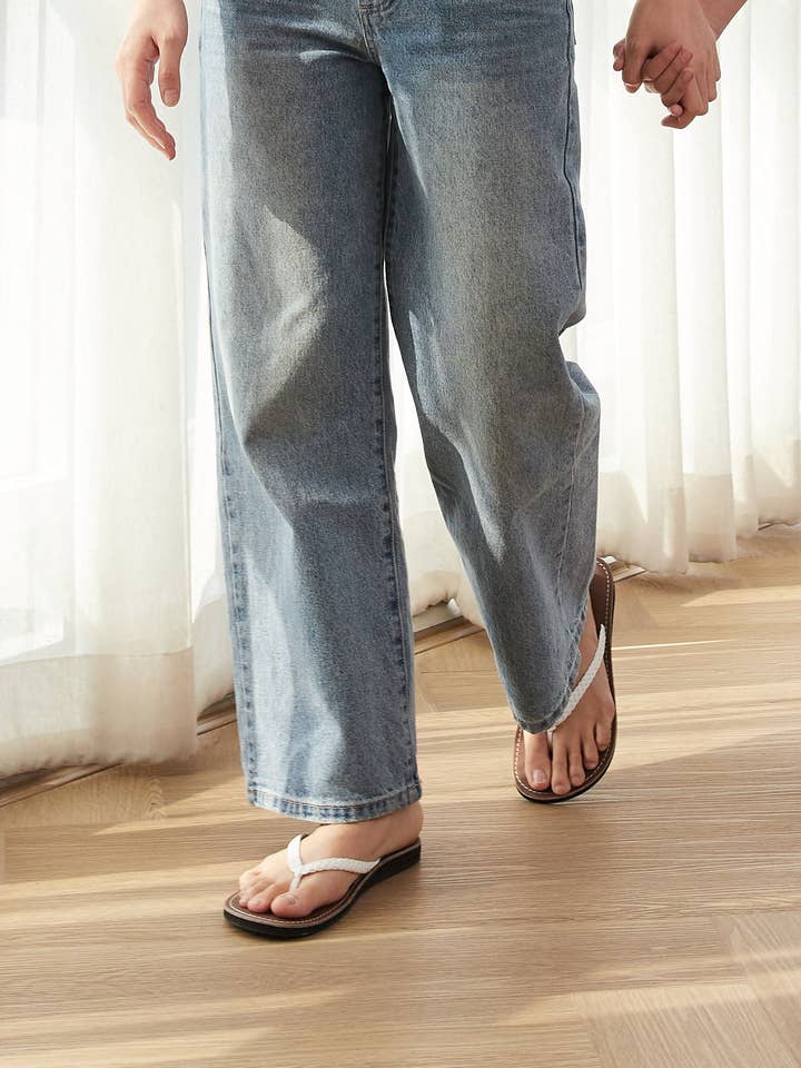 Flops - White for wholesale by Matae store