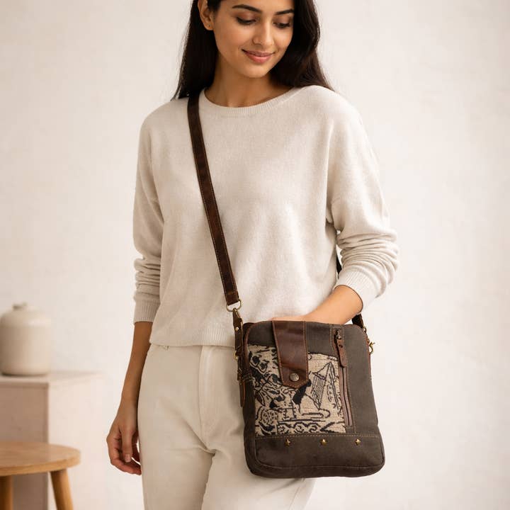 Rolig återvunnen canvas- och läderväska handgjord för wholesale av Hopofly Bags