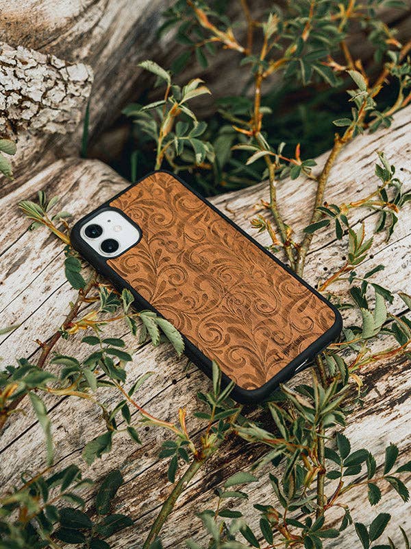 Wood&Chic - Wholesale Phone Case - Unisex - iPhone Wooden Case - Carob Tree1