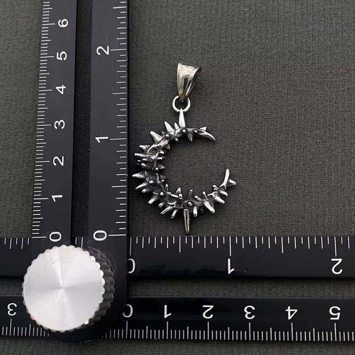 Mio Queena - Wholesale Craft Supplies - Thorn Moon Stainless Steel Pendant - MJ/MNP/MS3