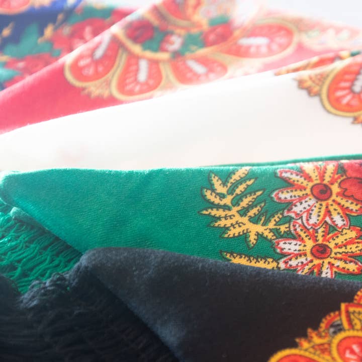 Casa Sofia - Vente Écharpe – femme - Foulard portugais Minhoto « Noir »2