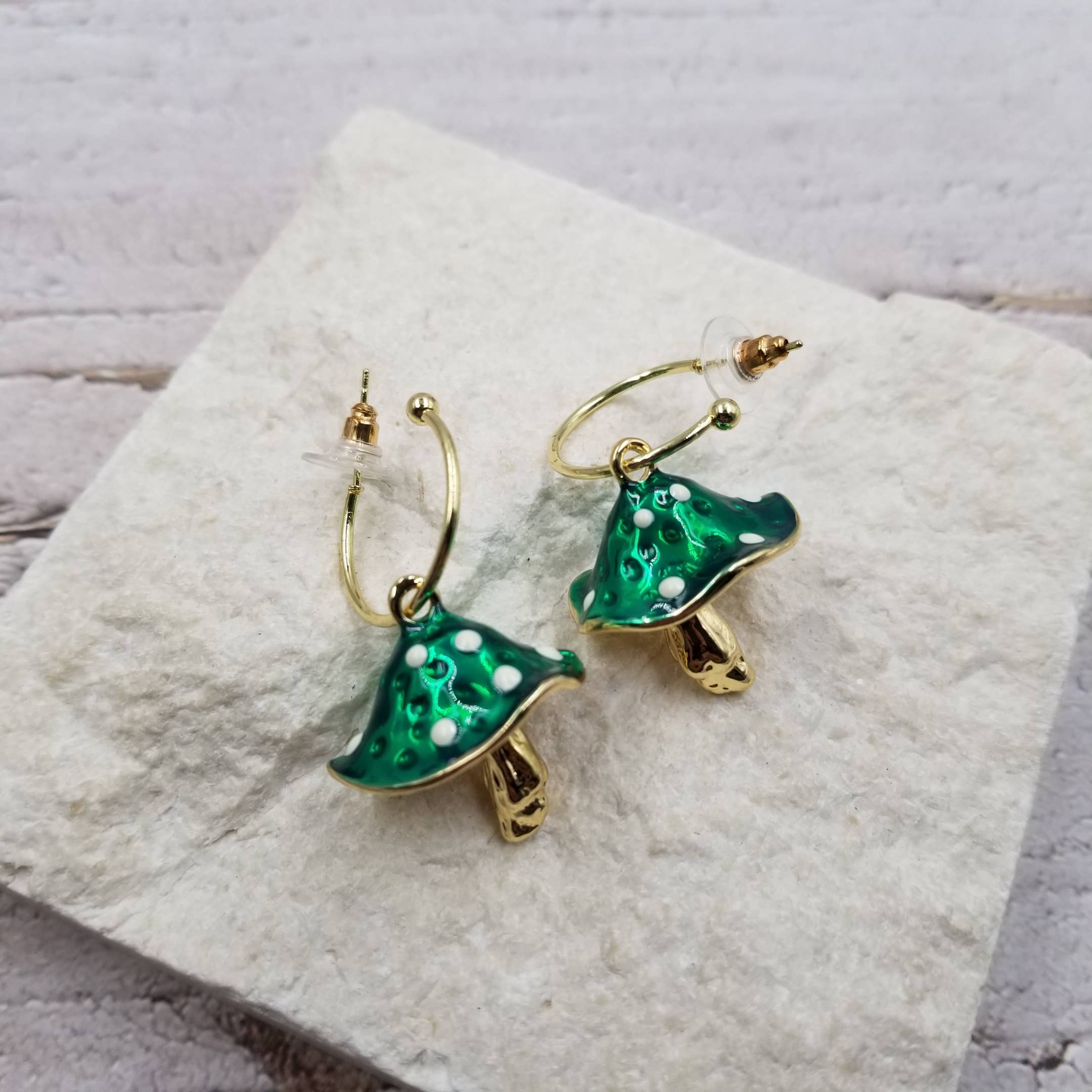 Treasure Wholesale – wholesale Hängande örhängen – Skogssvampörhängen