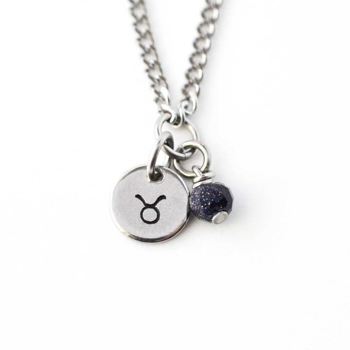 Collier du Zodiaque Taureau, Bijoux Astrologiques Hypoallergéniques pour Peaux Sensibles pour la vente par Little Gems Jewels
