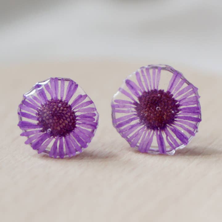 Purple Daisy Pressed Flower Sterling Silver Stud Earrings for wholesale by Nordic Flowers