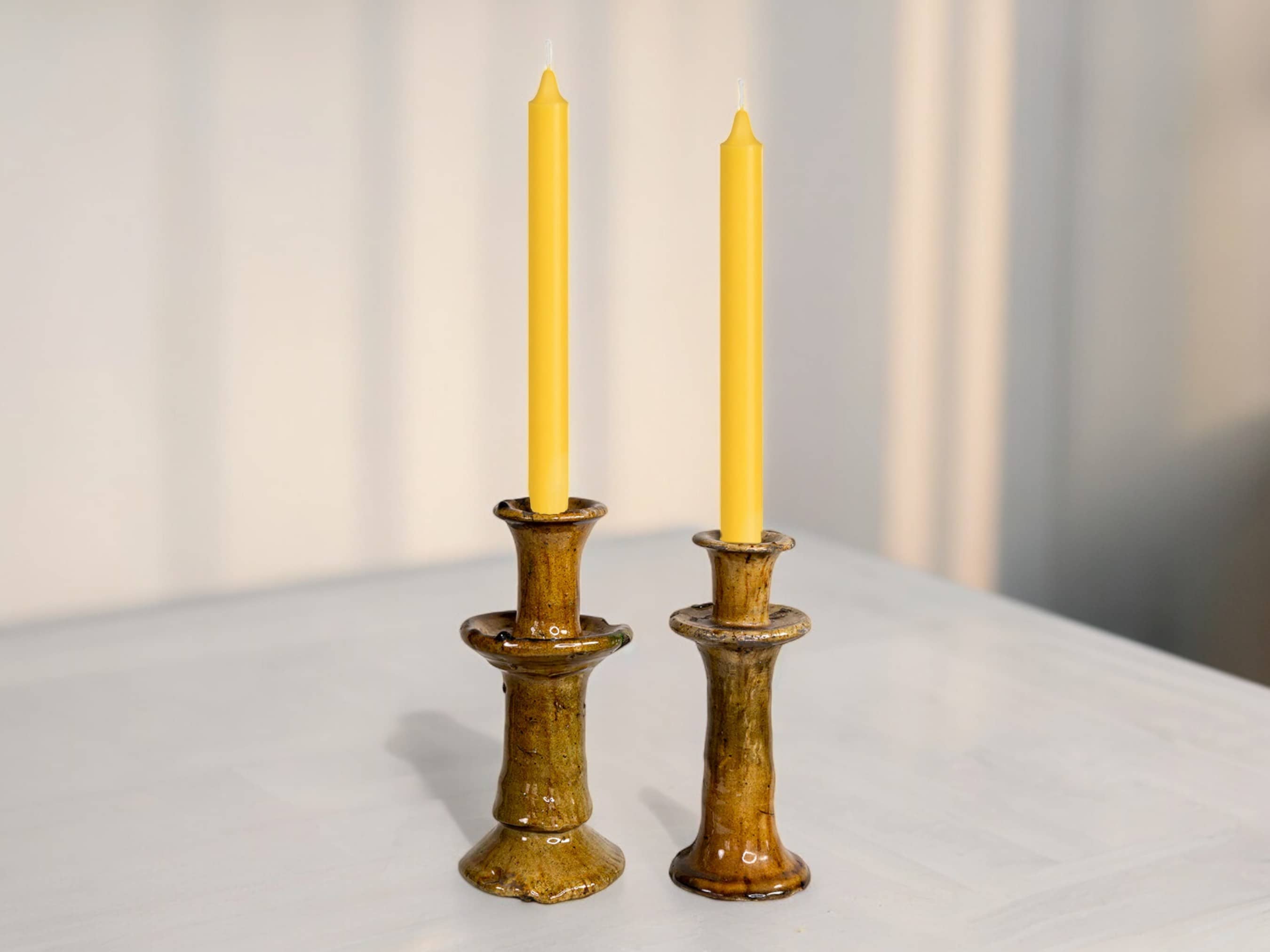 Moroccantastics – Großhandel Kerzenhalter – Handgefertigte marokkanische Vintage Tamegroute-kerzenhalter in ocker – 3er-Set glasierte Keramik6