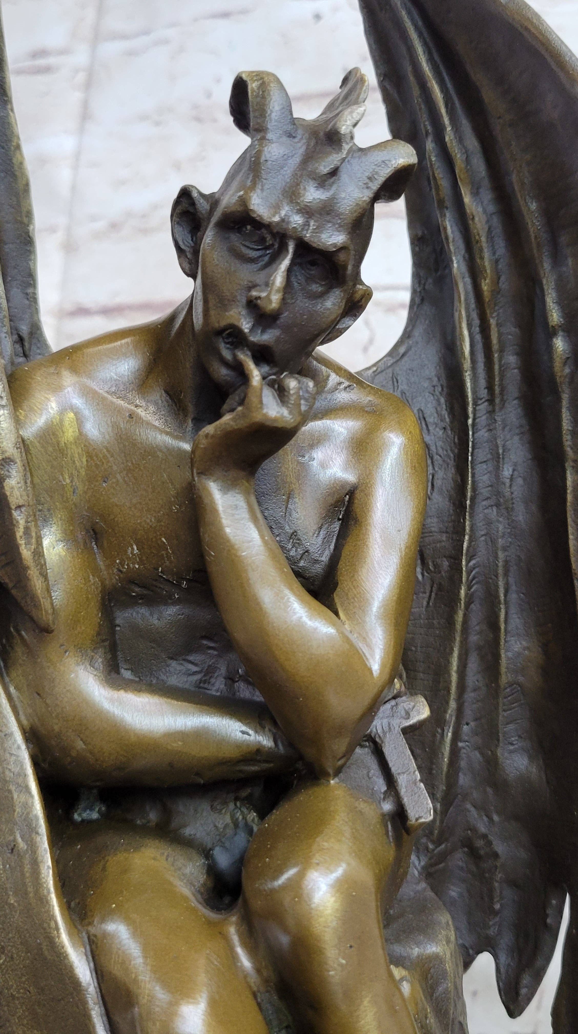 Bronzhaus - Vendita all'ingrosso Scultura - Statua in marmo di bronzo Lucifero Demone Angelo caduto Satana Crocifisso Statuina Croce7