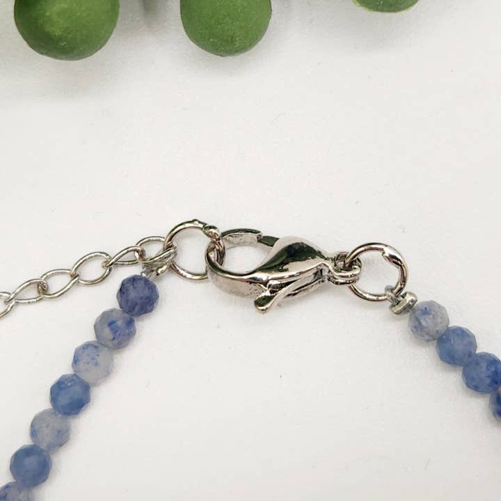 Meraki Gemstones - Vente Bracelet de perles - Bracelet en Aventurine Bleue Facettée 3MM avec Fermoir Couleur Argent5