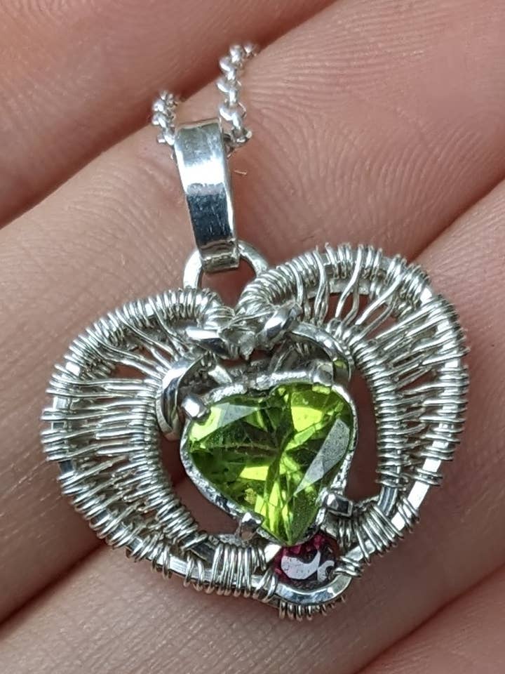 Peridot hjärta hänge, Rhodolit granat & Sterling Silver för wholesale av Le Tourbillon Minéral