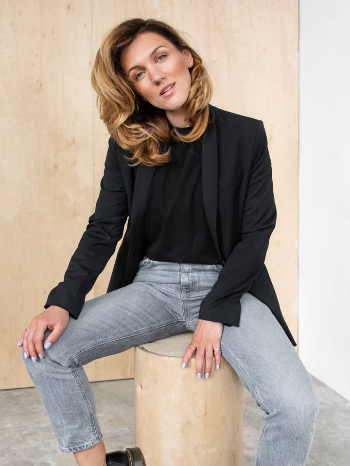 CAPSULE by Agnė Gilytė - Wholesale T-Shirt - Women's - T-Shirt 'HONOLULU' | premium quality cotton8